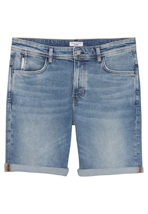 Denimshorts i lys blå vask med opsmøgede kanter, knap foran, bæltestropper og fem-lommer design.