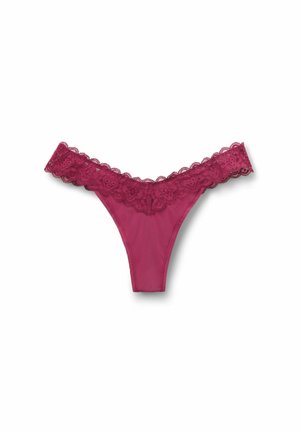 String en dentelle rose foncé, avec une bordure en dentelle florale le long de la ceinture et un corps en tissu lisse ; design minimaliste et ajustable.