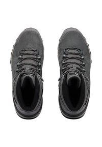 Stivali da trekking neri con tomaia in suede e mesh, collare imbottito, lacci grigi e suole in gomma. Presenta una punta rinforzata e dettagli testurizzati.