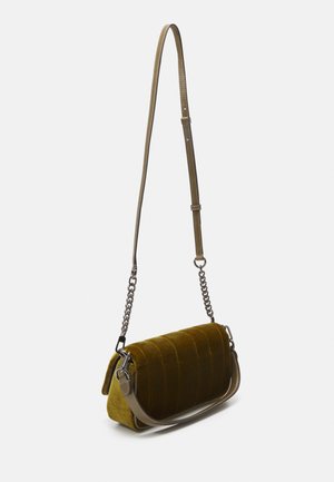 KIRA SMALL FLAP SHOULDER - Sac à main - pumpkin seed