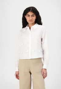 ONLY ONLBOWY BOW DETAIL SHIRT - Skjortebluse - white