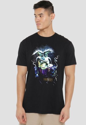 Black cotton t-shirt featuring a colorful graphic of a character from "Farscape" with white hair and purple clothing details.