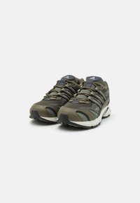 adidas Originals TEMPER RUN 2 UNISEX - Tenisky - olive strata/silver pebble/shadow olive