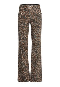 Hoge taille slim flare broek met bruin en zwart luipaardprint en zilveren knopen op de voorzakken en tailleband.