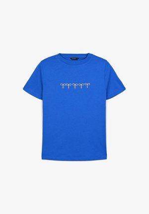 T-shirt en coton bleu présentant un graphique de cinq designs de clés blanches avec des boucles, centré sur la poitrine, et un col rond.