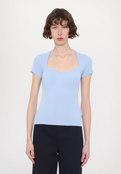 Maje MOKA - Tricou basic - bleu ciel