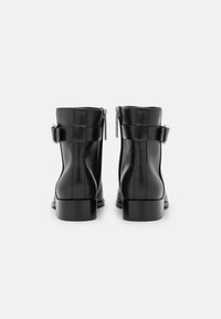 Calvin Klein Støvletter - black