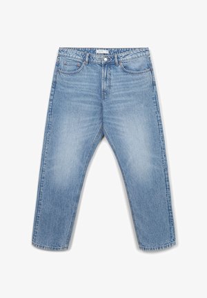 Jeans in denim azzurro chiaro con taglio dritto, cinque tasche, chiusura con bottone in metallo e sottili dettagli di sbiadimento sul tessuto.