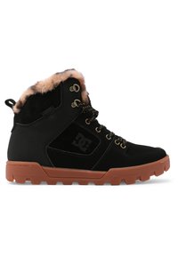 Botas de invierno de ante negro y textil con cuello de piel sintética, suela de goma, ojales dorados y detalle del logo en el lateral.