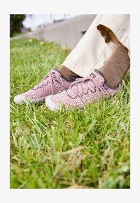 Merrell VAPOR GLOVE 6 - Løpesko for vei - light pink/lyserosa - Zalando.no