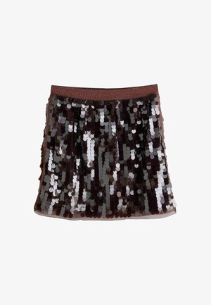 Kort brun nederdel dækket af store skinnende pailletter med en glitrende elastisk talje på en hvid baggrund.