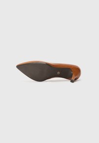 Tamaris Classic heels - cognac