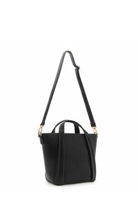 Borsa a tracolla in pelle nera con finitura texturizzata, dotata di manici corti e una longa tracolla regolabile. Accenti in metallo color oro.