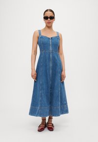 GAP Petite FIT N FLARE PITNEY - Dongerikjole - medium wash