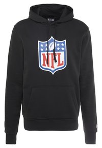Hoodie negro con un bolsillo canguro en la parte delantera, que presenta un atrevido logo del escudo de la NFL en rojo, blanco y azul en el pecho. Capucha ajustable con cordón.