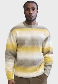 Redefined Rebel - Sweter