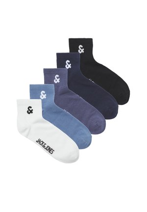 Vijf paar enkelsokken in wit, lichtblauw, donkerblauw, marineblauw en zwart. Elk paar heeft een logo en geribbelde boorden. Gemaakt van een katoenmix.