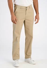 Lindbergh Chinos - sand