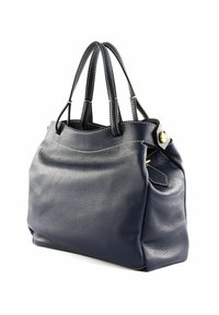 Borsa a spalla in pelle blu navy con finitura testurizzata, dotata di due manici corti, apertura superiore e dettagli di cucitura a contrasto.