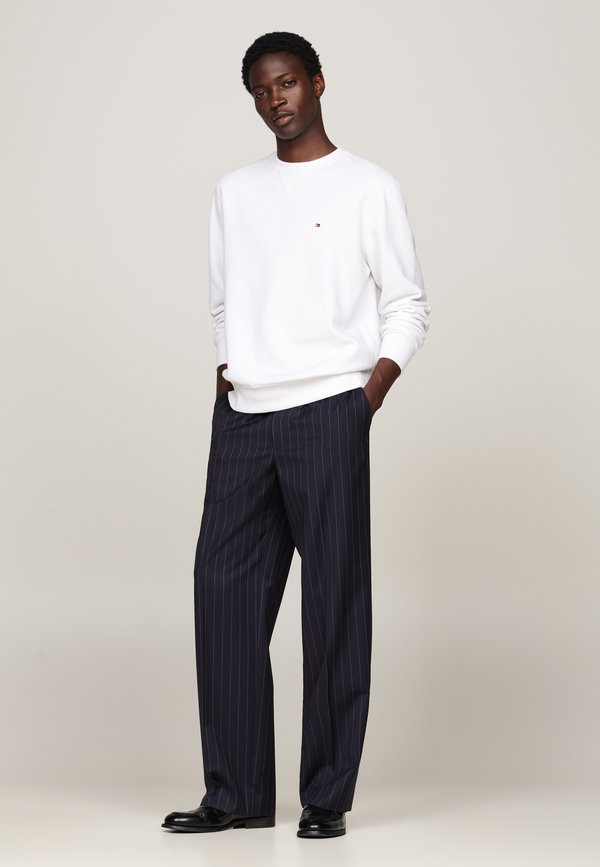 ESSENTIAL CREWNECK - Sweatshirt3