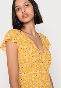 Even&Odd Vestido de dia - yellow
