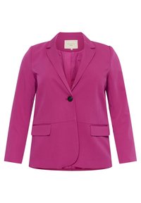 Blazer fucsia con un diseño estructurado, cierre de un solo botón, solapas con muesca y dos bolsillos frontales. La tela tiene un acabado suave.