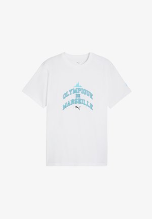 Wit katoenen T-shirt met korte mouwen, voorzien van lichtblauwe tekst en logo van "Olympique de Marseille". Ronde halslijn en een losse pasvorm.