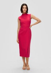 s.Oliver BLACK LABEL MIT TURTLENECK - Etui-jurk - pink