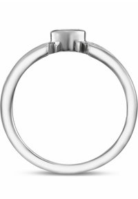 Anello d'argento con una superficie liscia e lucida, caratterizzato da un design semplice e arrotondato e un'accentuazione lucida sulla parte superiore per un tocco di dettaglio in più.