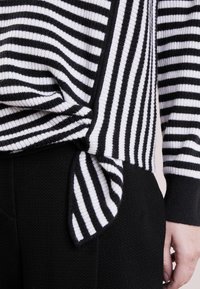 Club Monaco Stickad tröja - dark blue