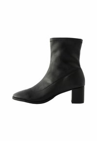 Unselected, black