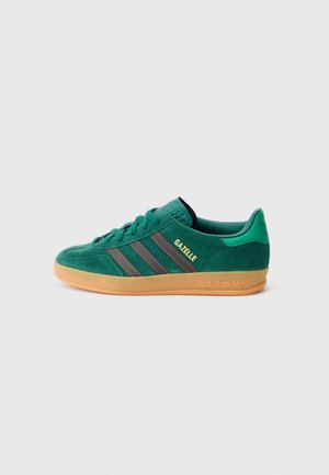 GAZELLE INDOOR UNISEX - Športni copati - collegiate green/aurora coffee/court green