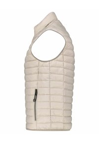 Hellbeige, ärmellose Steppweste mit horizontalen Steppnähten, hohem Kragen und einer seitlichen Reißverschluss-Tasche mit schwarzem Zubehör. Glatte Textur.