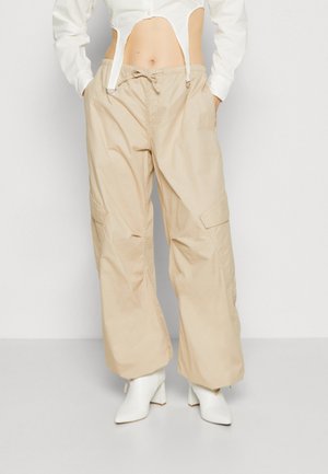 Gina Tricot PARACHUTE TROUSERS - Παντελόνι cargo - beige