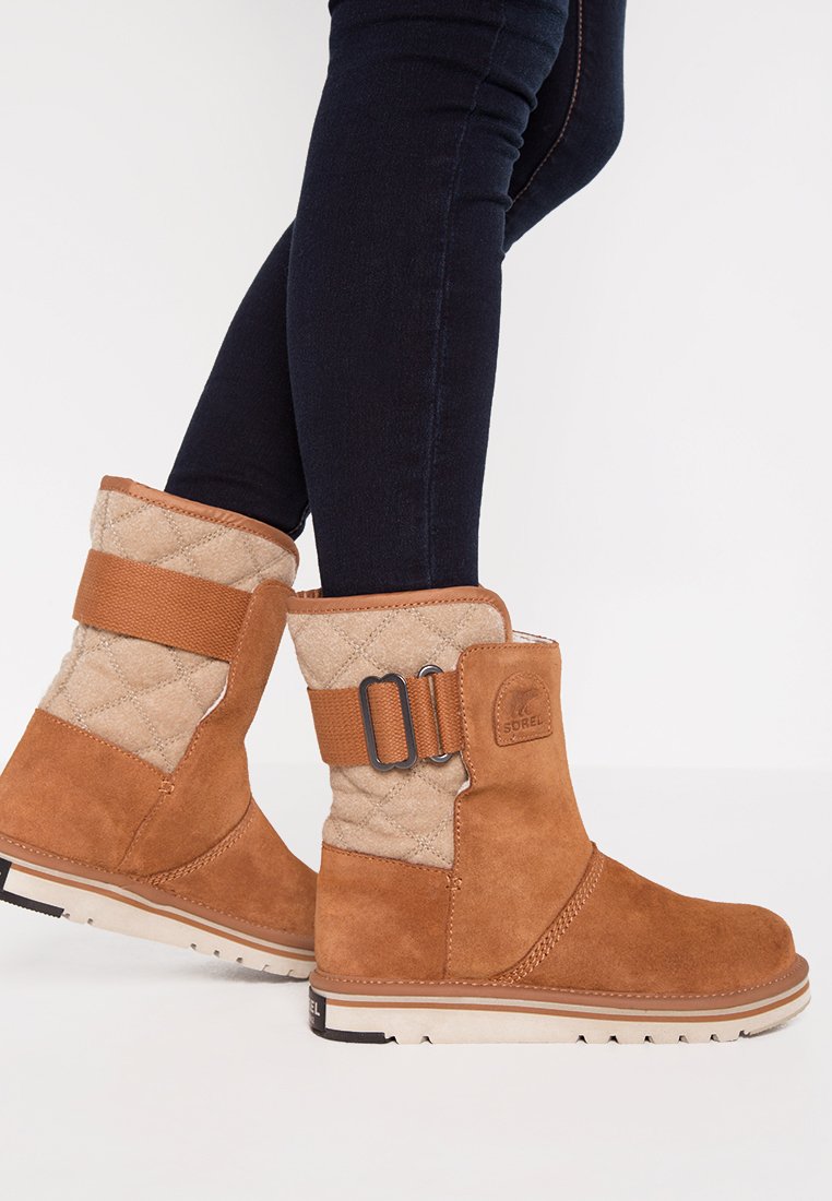 sorel newbie short womens boots