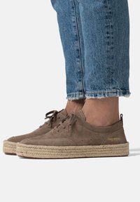 FRED MARTIN COLLECTION MYKONOS - Espadrillas - fungo suede