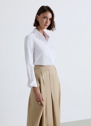 Calliope, CAMICIA TINTA UNITA - Button-down blouse - bianco ottico