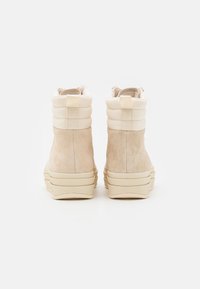 adidas Originals GAZELLE BOOT - Augsti sporta apavi - white