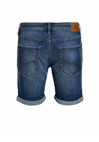Mörkblå denimshorts med uppvikt fåll, två baktäckta fickor med sömnadsdetaljer och en läderetikett på midjan.