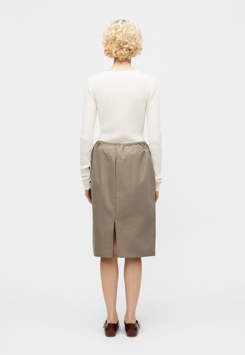 Precis petite T. 10 (36) Beige Midi Jupe Droite et Crayon Broderie De