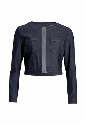 Giacca corta in denim scuro con maniche lunghe, caratterizzata da due tasche frontali e un pannello centrale in tessuto grigio a contrasto.