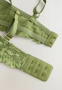 Thumbnail Image 3