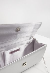 Anna Field Kuvertväska - silver-coloured
