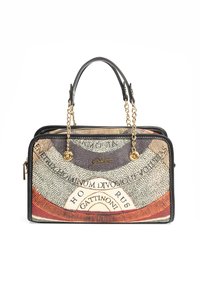 Sac à main structuré avec une surface imprimée texturée beige, rouge et noire. Présente des accessoires en or et des poignées jumelées pour le transport.