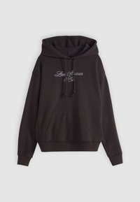 Sudadera con capucha negra y bolsillo frontal, que presenta el texto bordado en blanco "Levi Strauss & Co." en el pecho. Tejido suave y corte relajado.