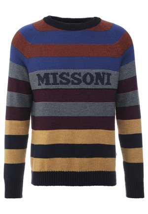 Neulottu villapaita, jossa vaakasuoria raitoja sinisenä, punaisena, harmaana ja keltaisena. Edessä näkyy isolla kirjaimilla "MISSONI". Klassinen pyöreä pääntie.
