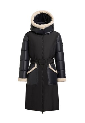 Abrigo de invierno largo y negro con acolchado, capucha, cintura ceñida con cinturón, grandes bolsillos frontales y forro de felpa beige en la capucha y los puños.