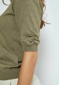 Minus PAM SCOOP NECK - Jednoduché tričko - gothic olive melange