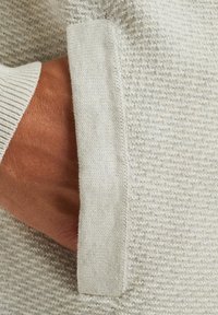 Thumbnail Image 5