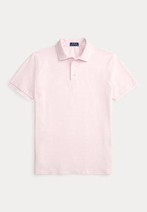 Tricou polo roz deschis, cu un model texturat în dungi, guler clasic, trecere cu trei nasturi și logo mic pe piept.